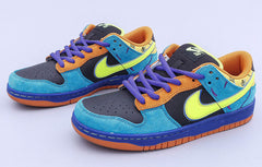 NIKE SB DUNK LOW PRO